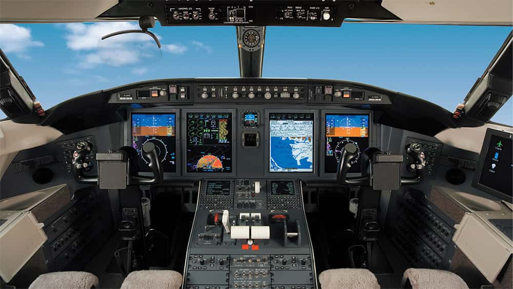 Challenger 605 Cockpit