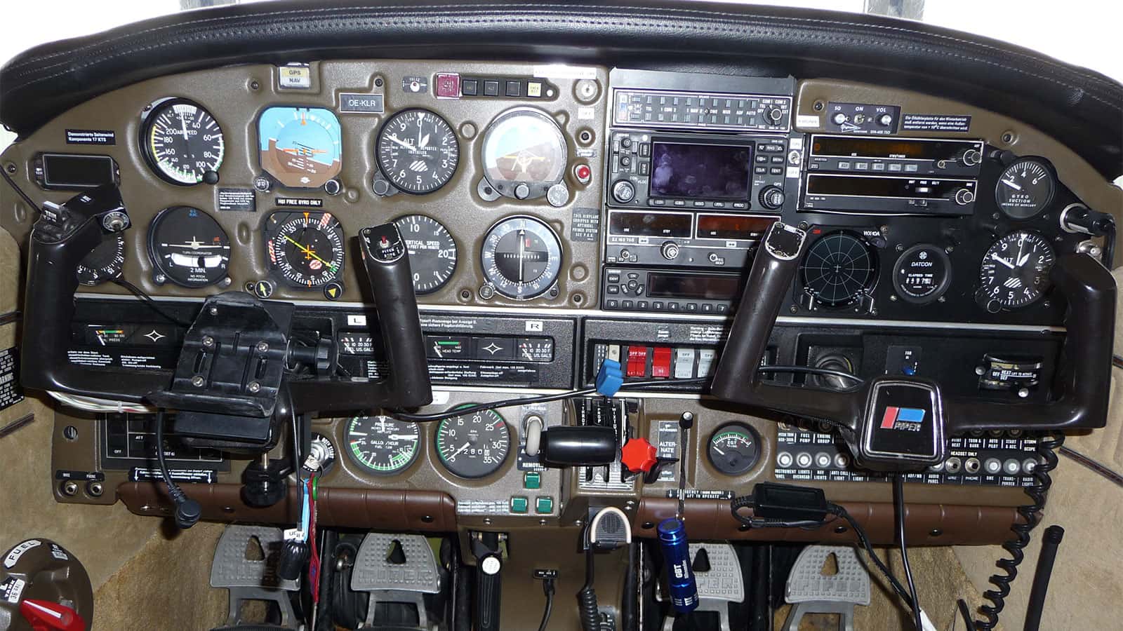 PA2-8RT Arrow Cockpit