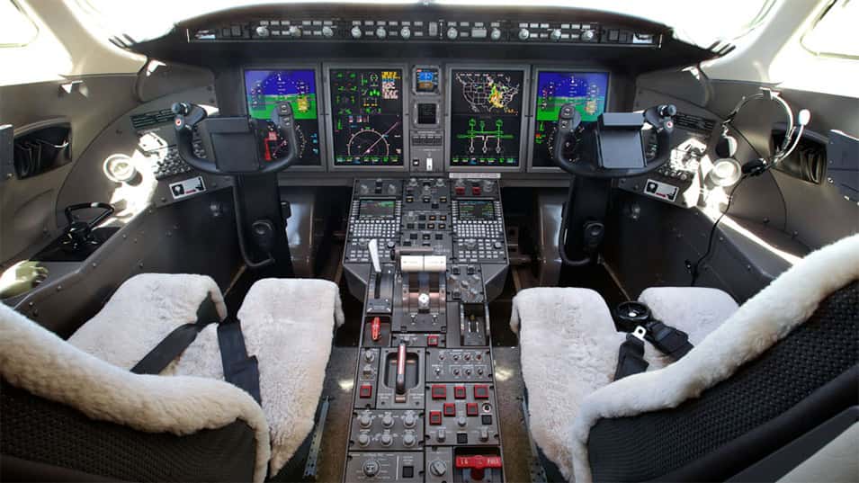 Challenger 350 Cockpit