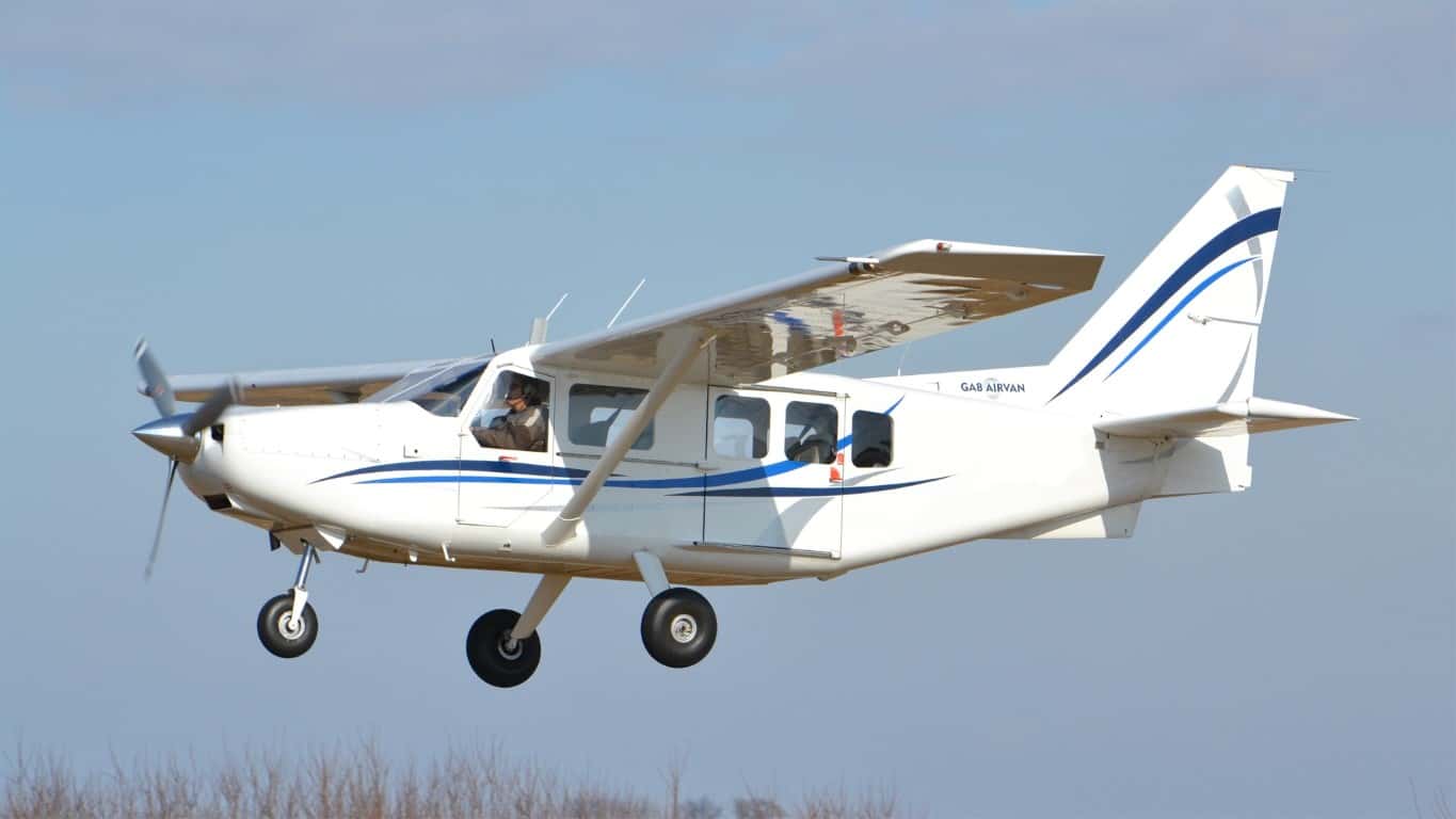 GA8 AIRVAN Exterior
