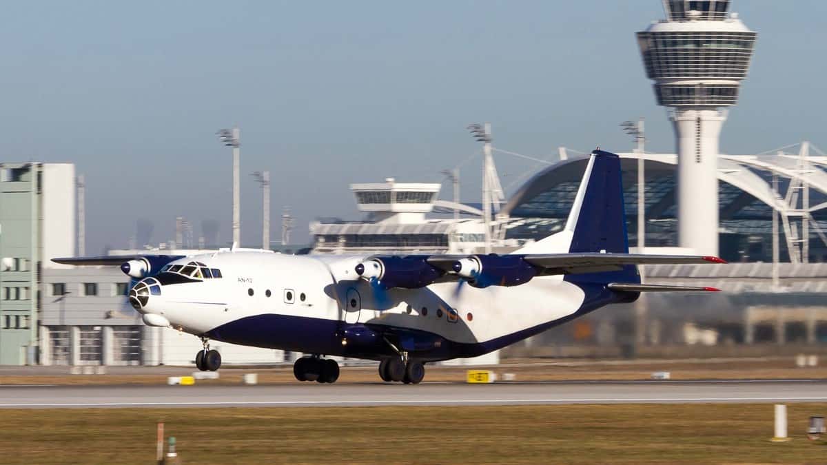 AN-12 Extérieur