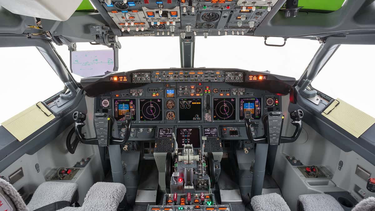 BBJ2 Cockpit