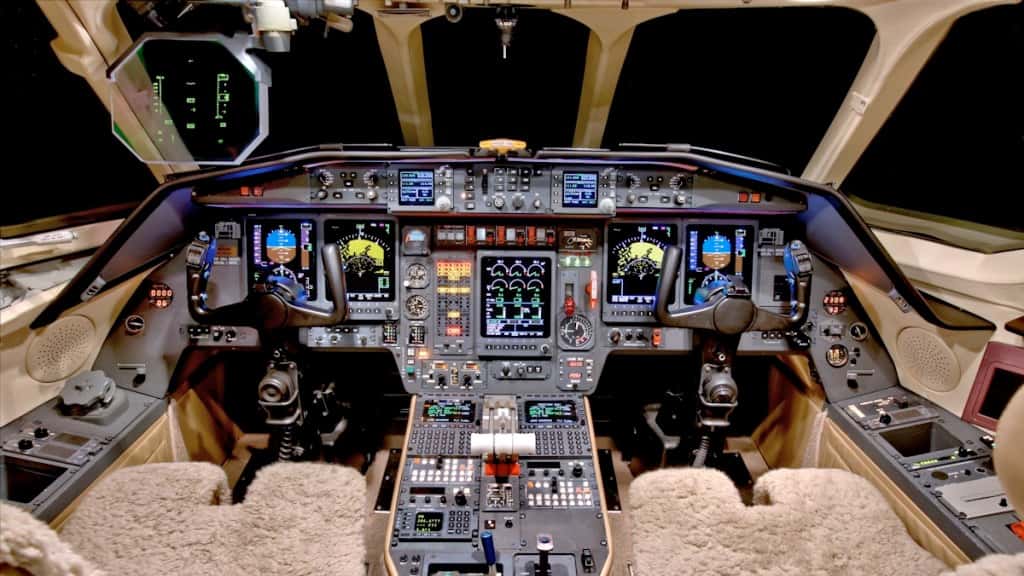 Falcon 900DX Cockpit