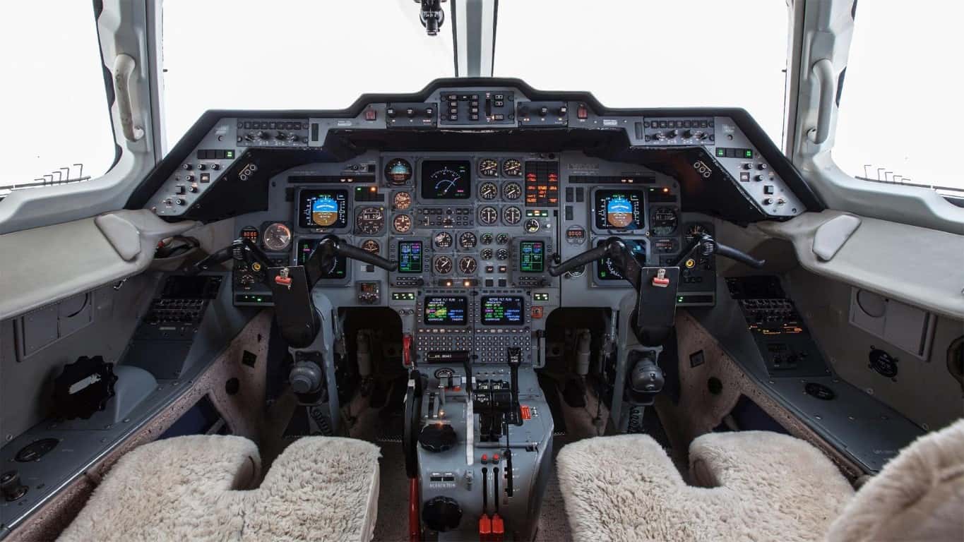 Hawker 700 Cockpit