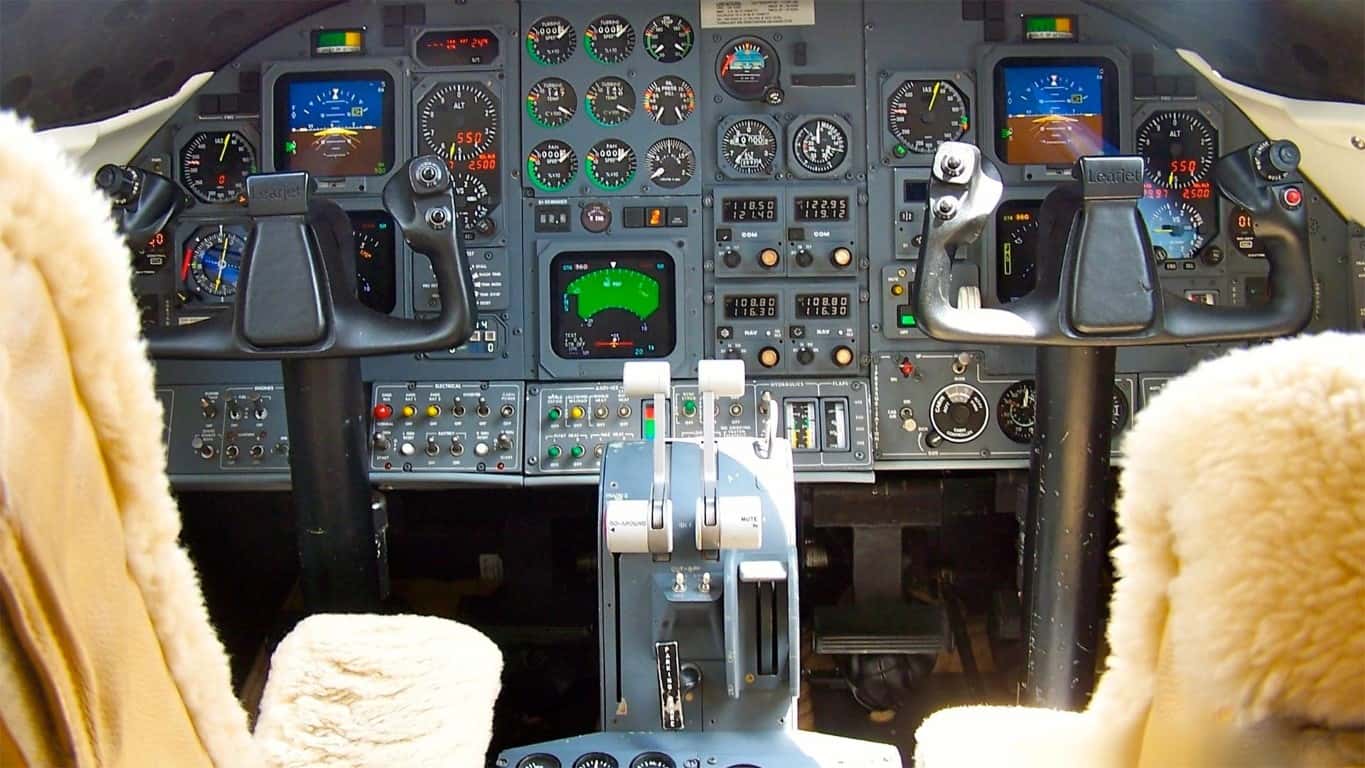 Learjet 35 Cockpit