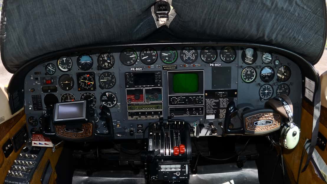 CE-402 Business/Utiliner Cockpit