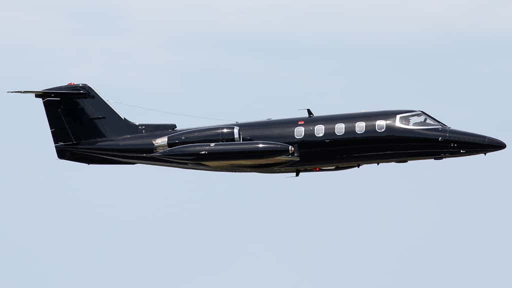 Learjet 25 Exterior