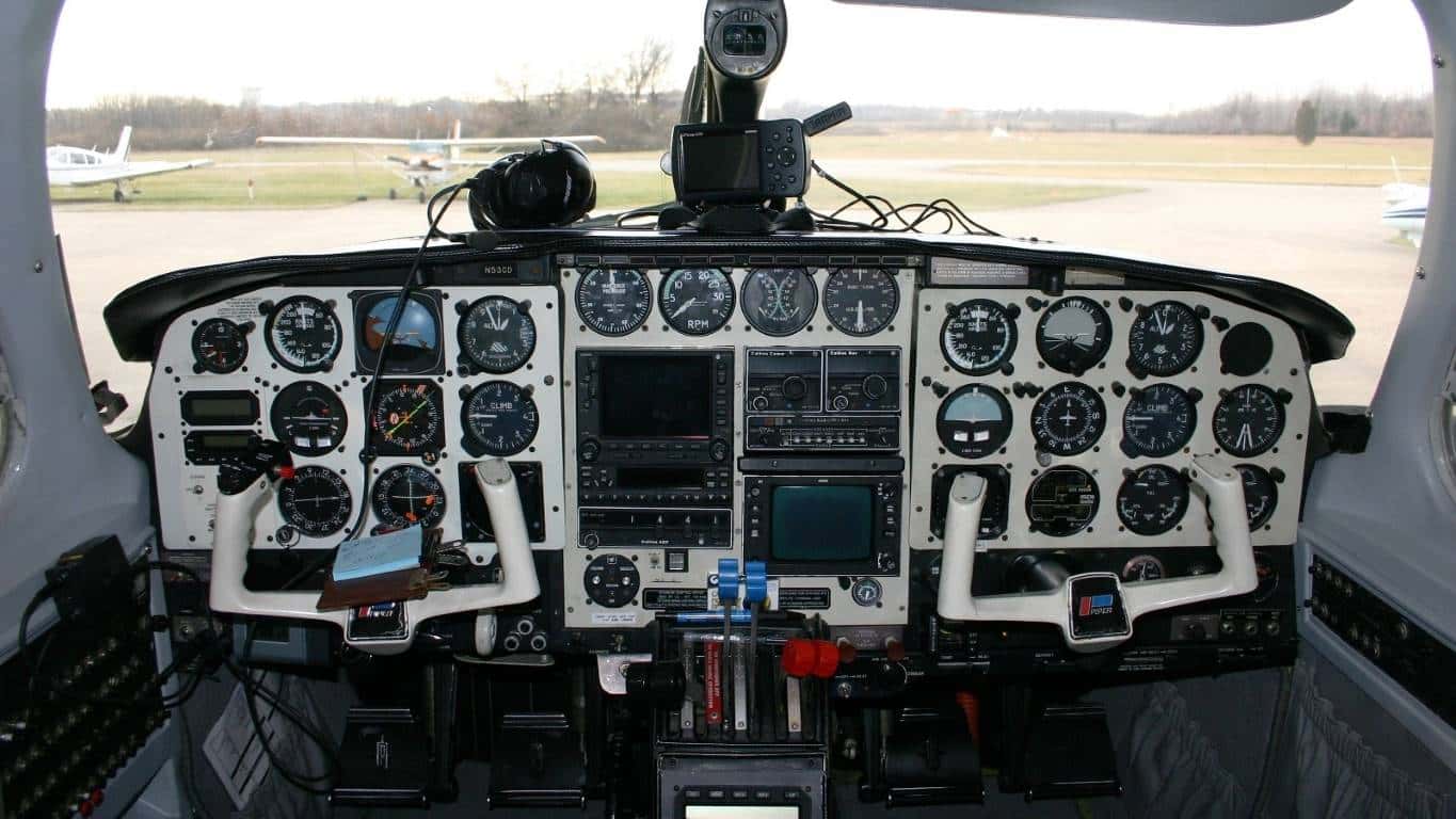 PA-31-350 Chieftain Cockpit