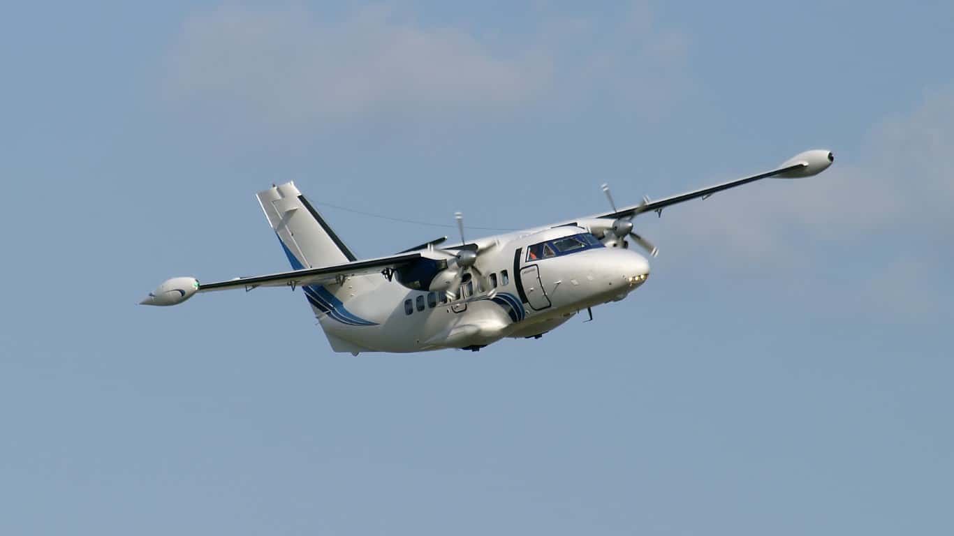 L-410 UVP-E20 Exterior