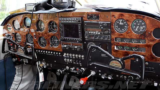 PA-32-300 Cherokee Six Cockpit