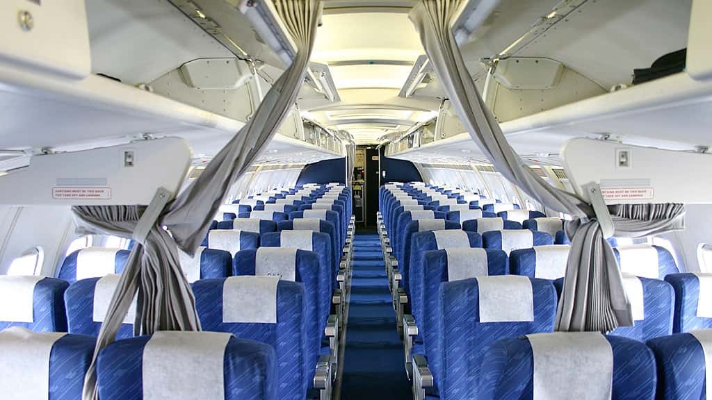 146-200/AVRO RJ85 Interior