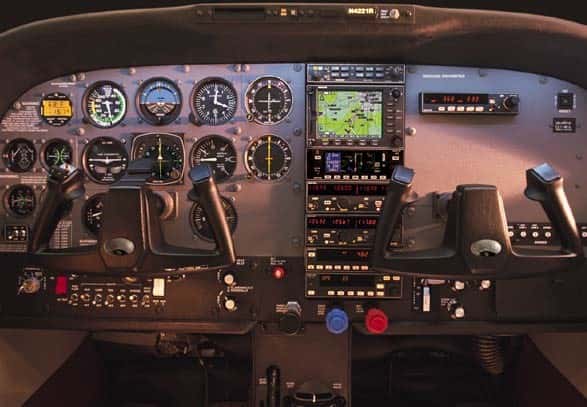CE-182 Skylane Cockpit