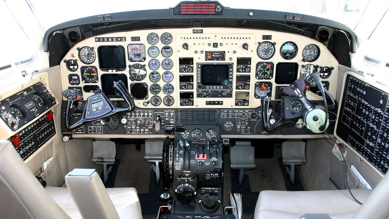 King Air B200GT Cockpit