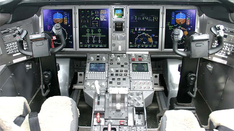 Challenger 300 Cockpit
