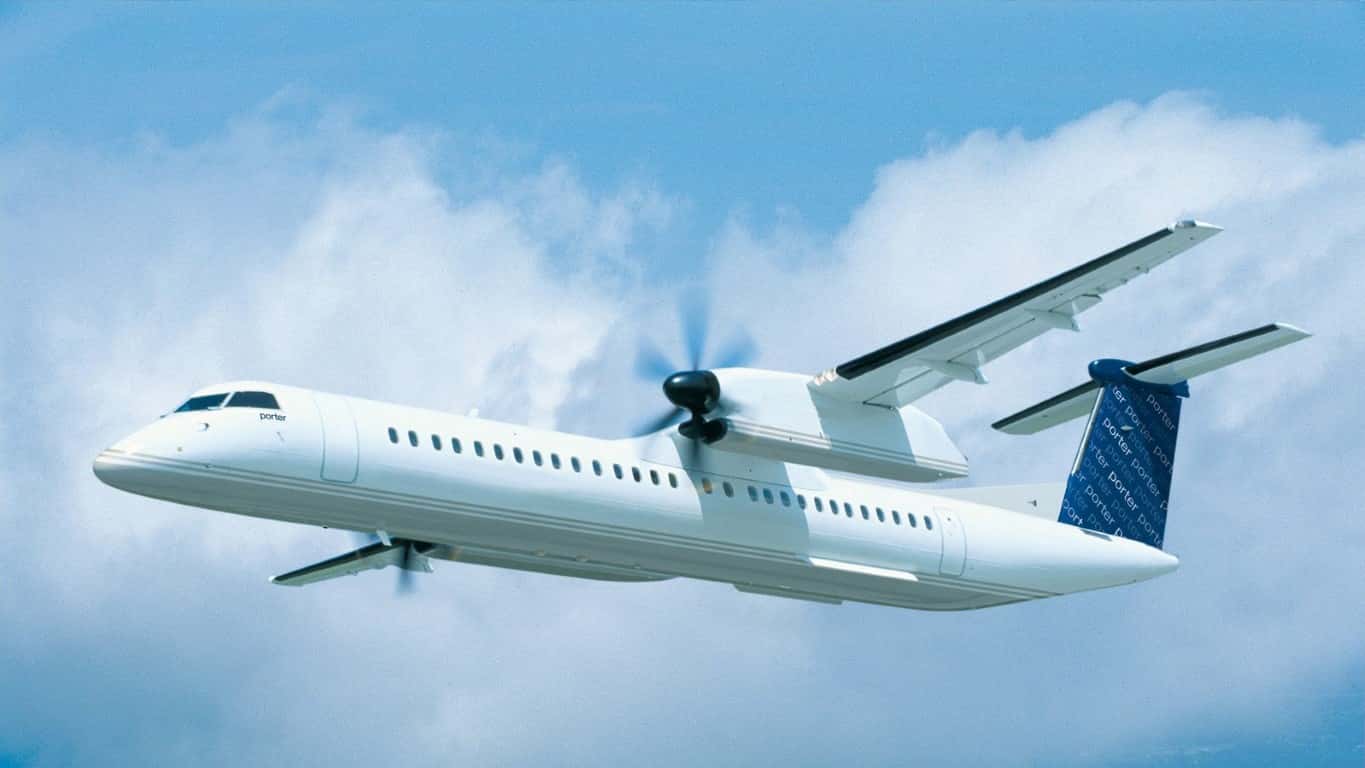 Dash 8 Exterior