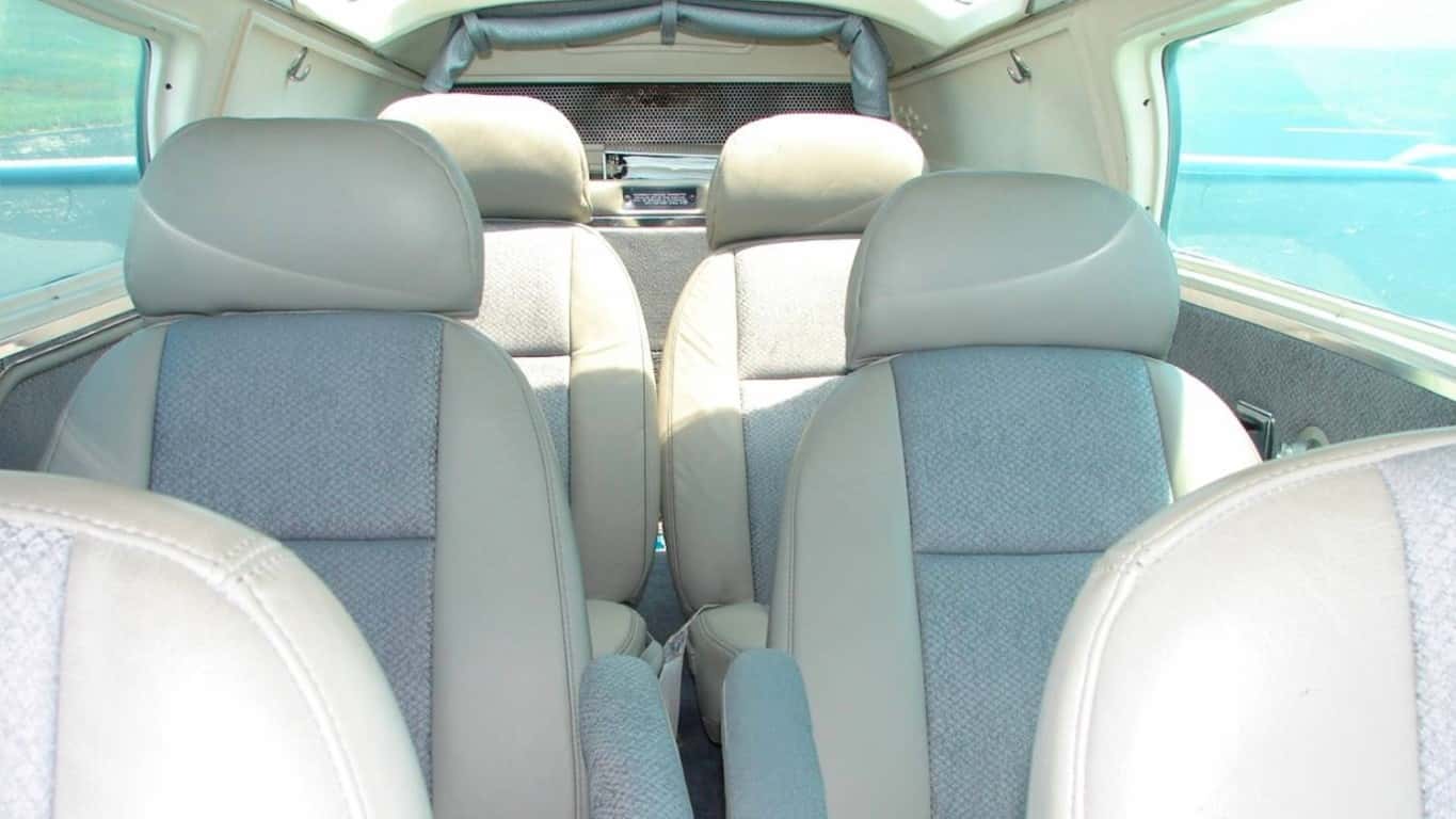 CE-310 R Interior