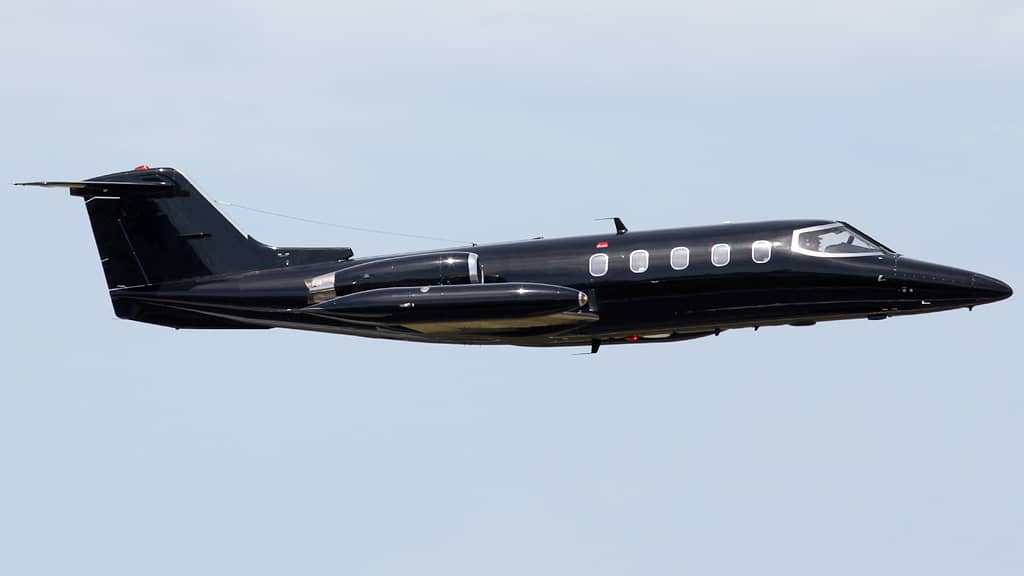 Learjet 25