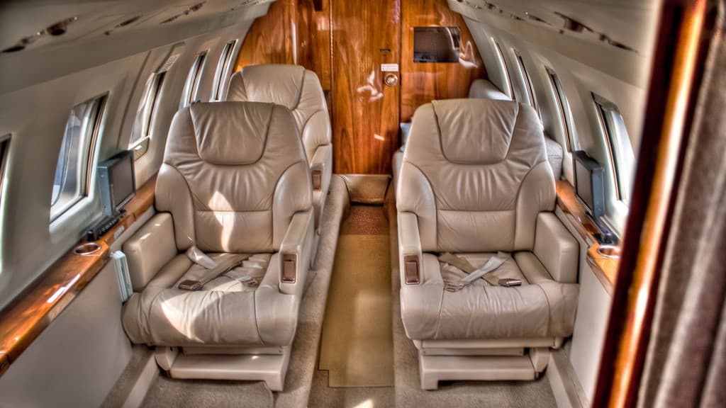 Hawker 700A im Flug