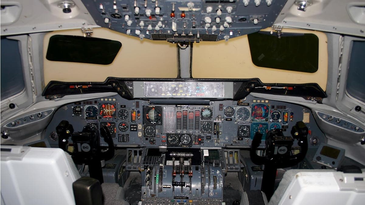 DC-10 Cockpit