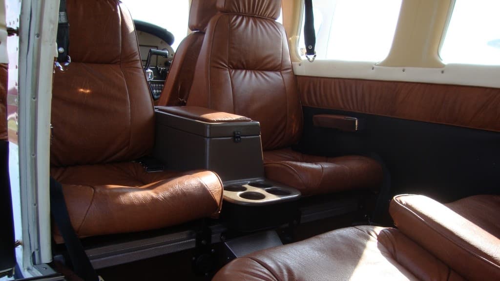 PA-32-300 Cherokee Six Interior