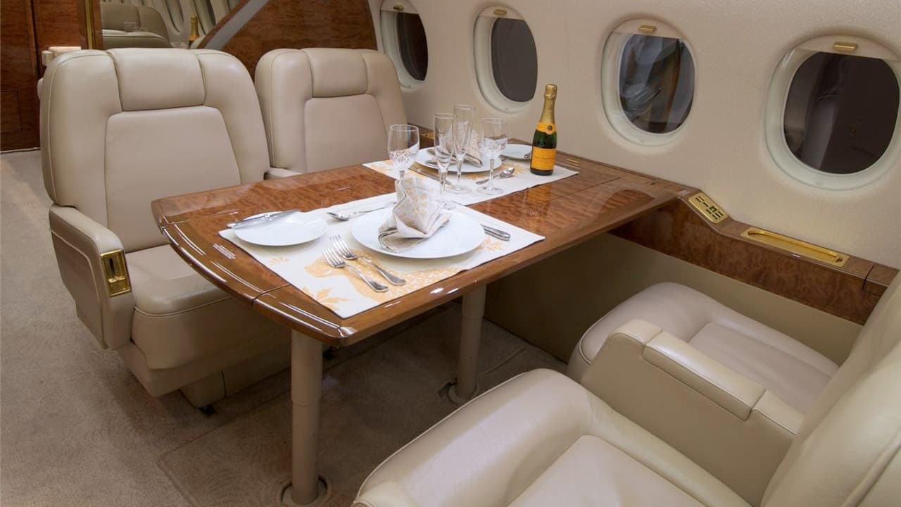 Falcon 900B Innenraum