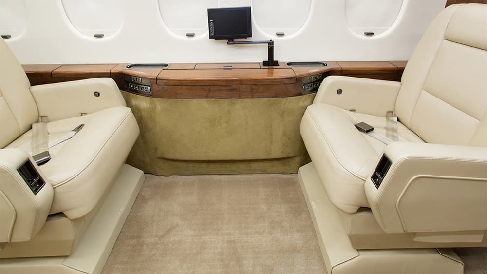 Falcon 900DX Interior