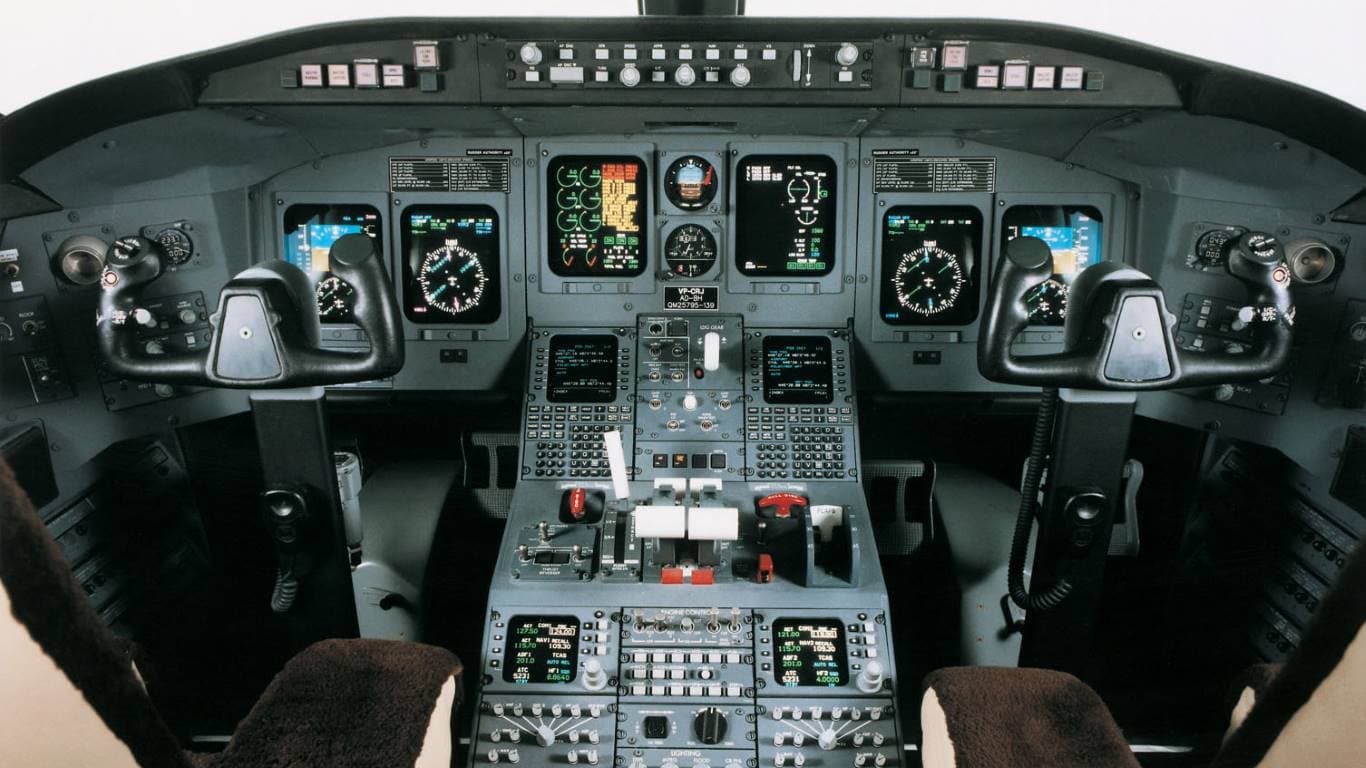 Challenger 850 Cockpit