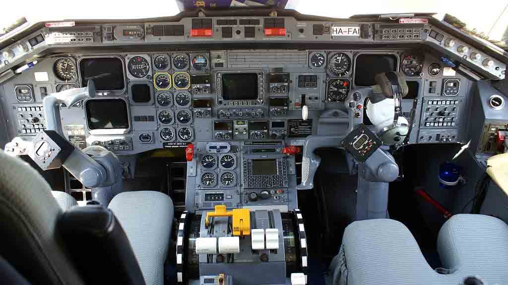 EMB 120 Brasilia Cockpit