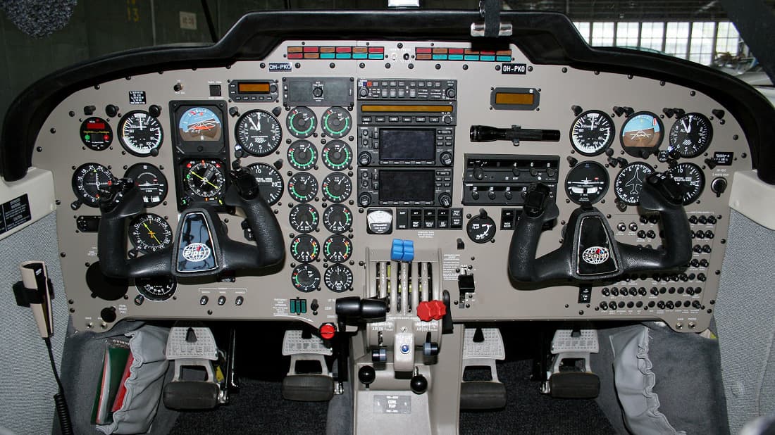 PA-34-220T Seneca V Cockpit