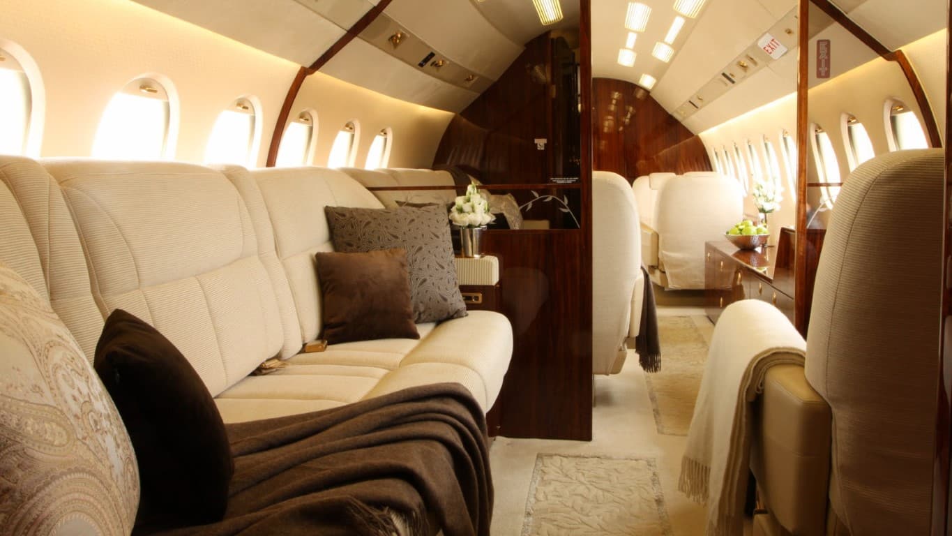 Falcon 900C in flight