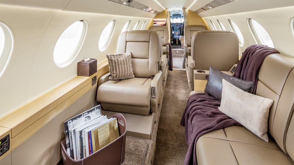 Falcon 50 en vuelo