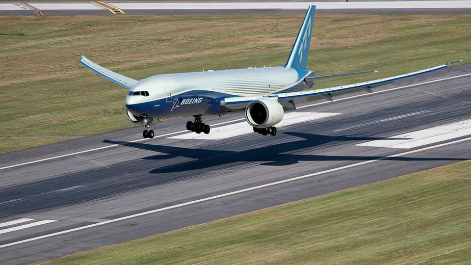777-300ER im Flug