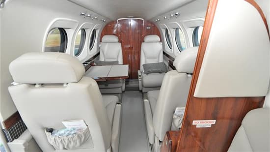 King Air E90 en vol