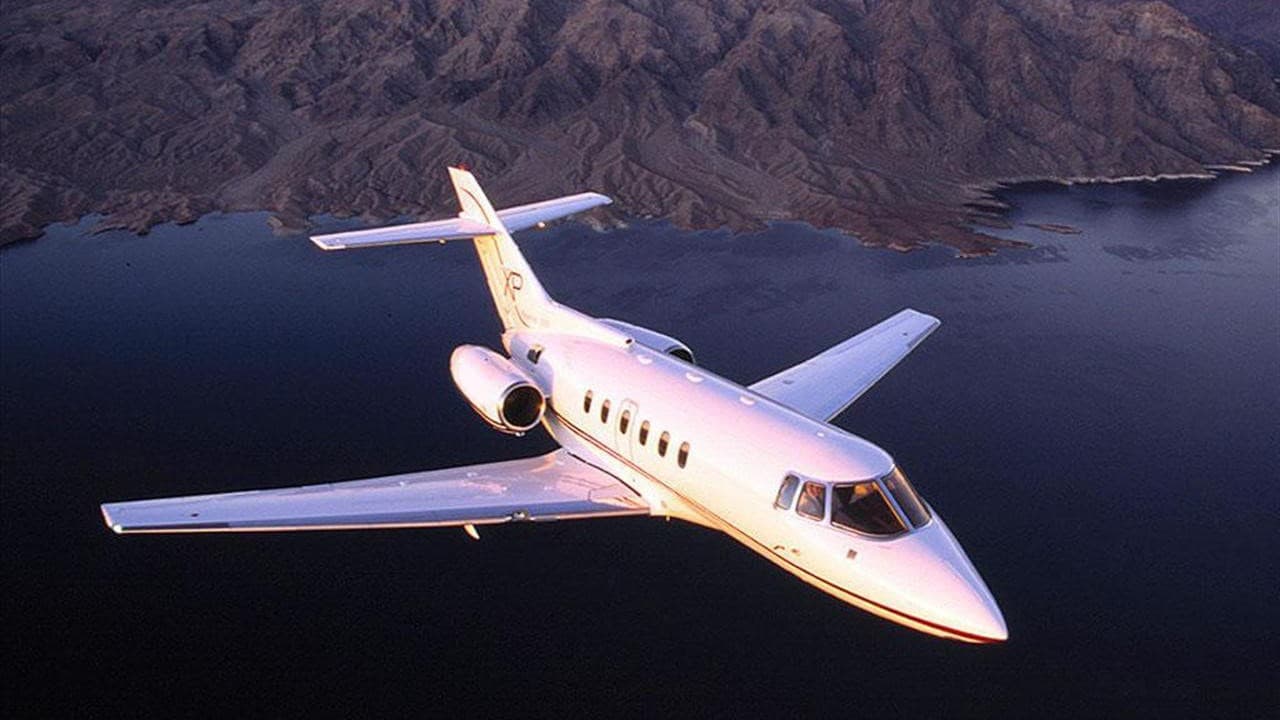 Hawker 700B