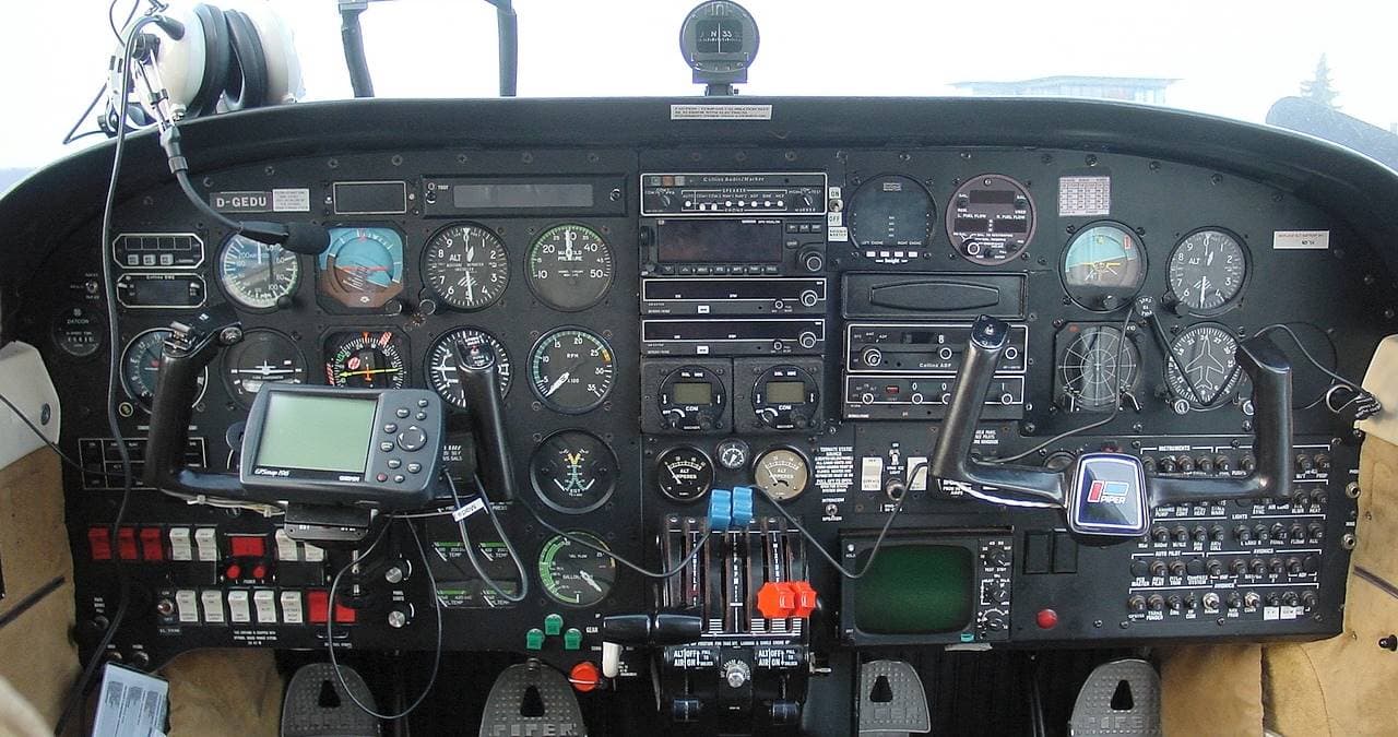 PA-34-220T Seneca III/IV Cockpit