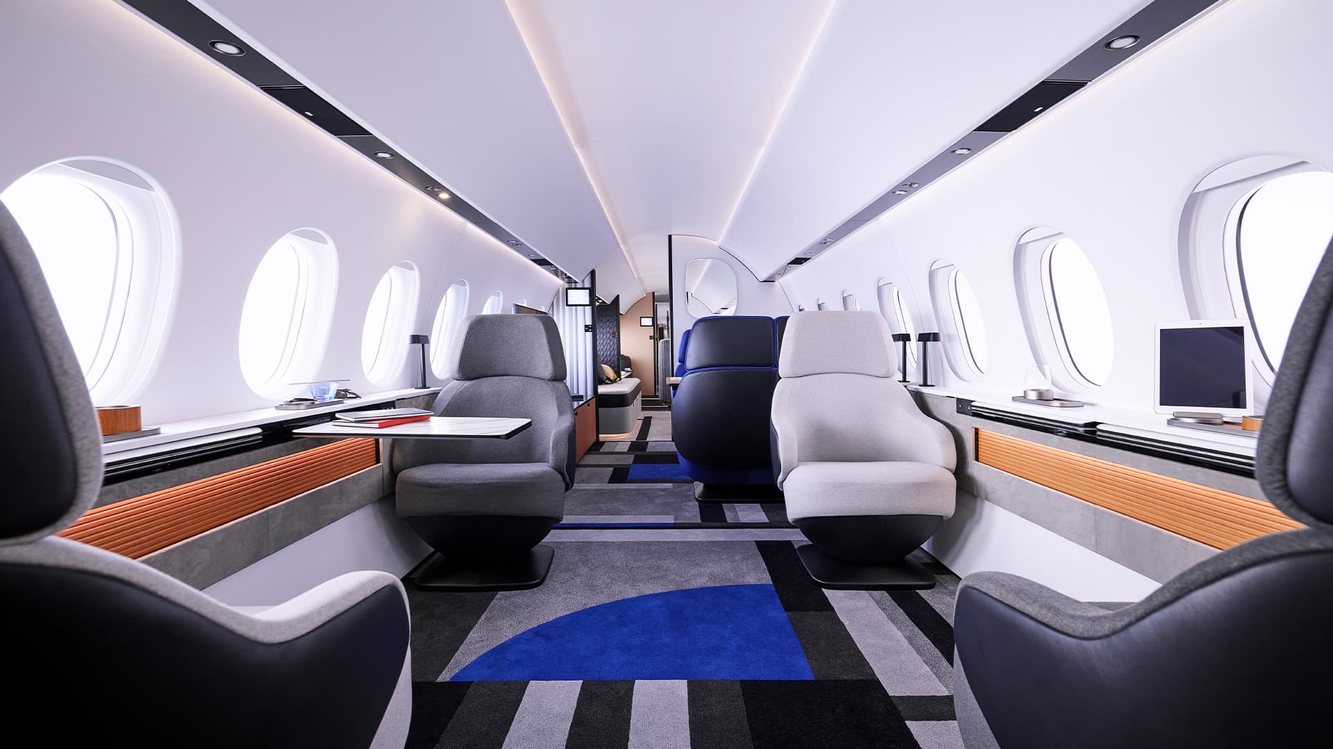 Falcon 10X Interior