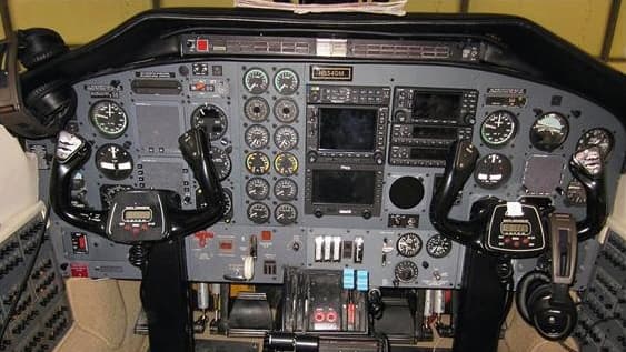 PA-42-1000 Cheyenne 400LS Cockpit