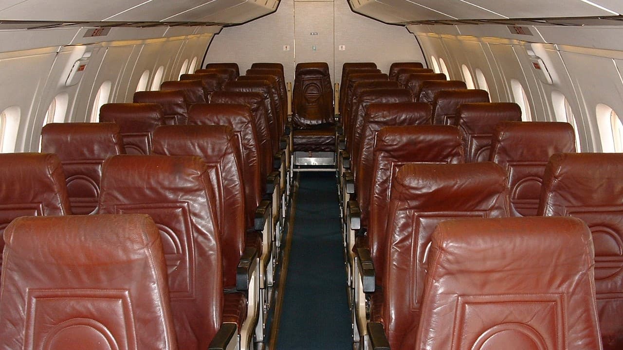 DHC-8 DASH 8-102 in flight