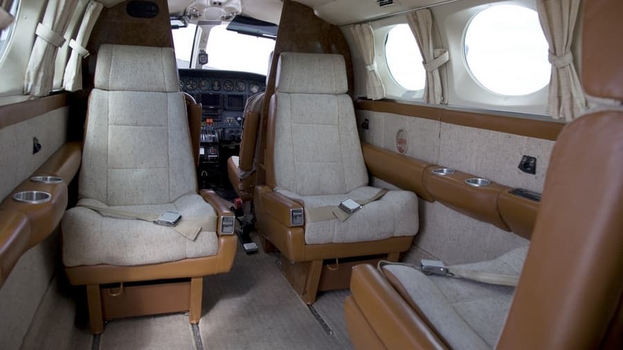 421 Golden Eagle Intérieur