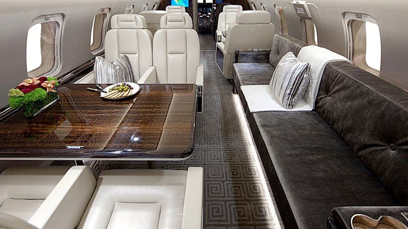 Challenger 605 im Flug