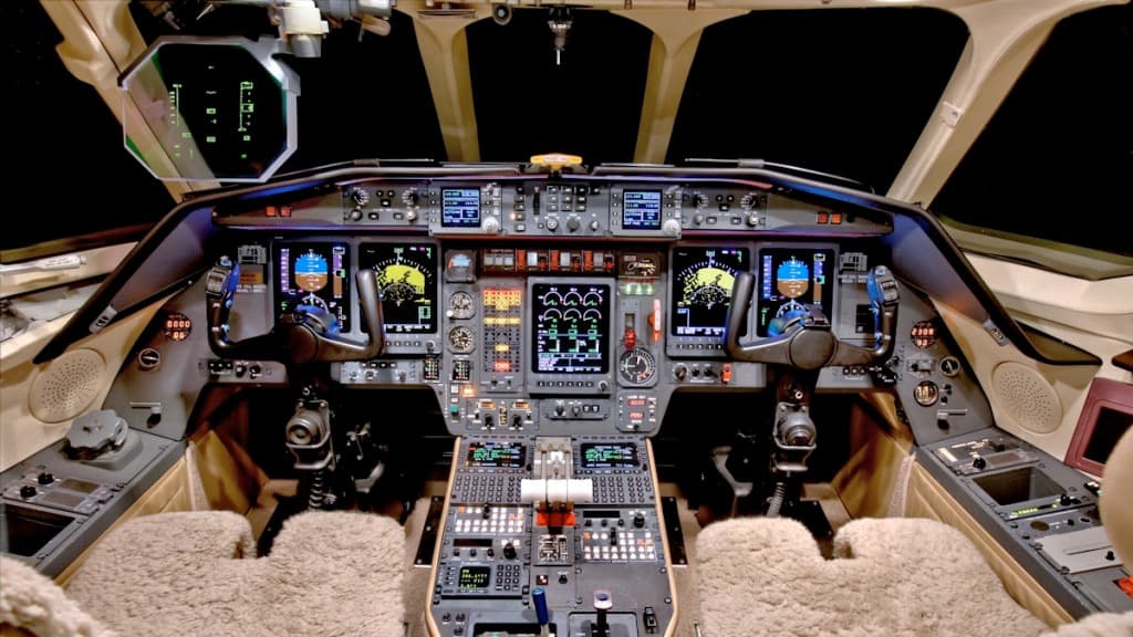 Falcon 900DX Cockpit