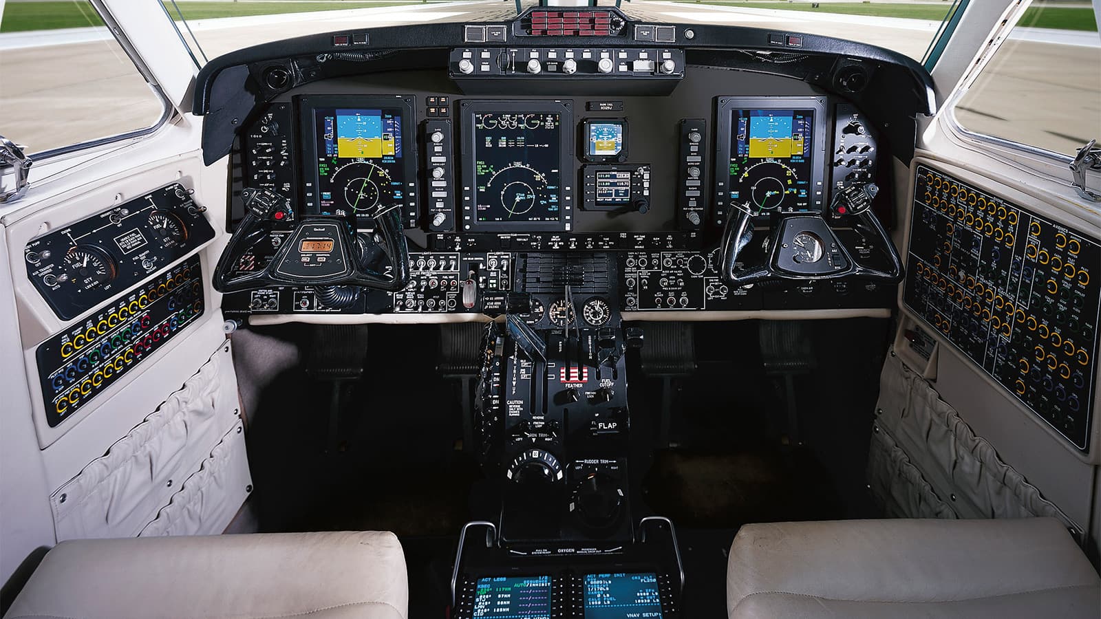 King Air 350i Cockpit
