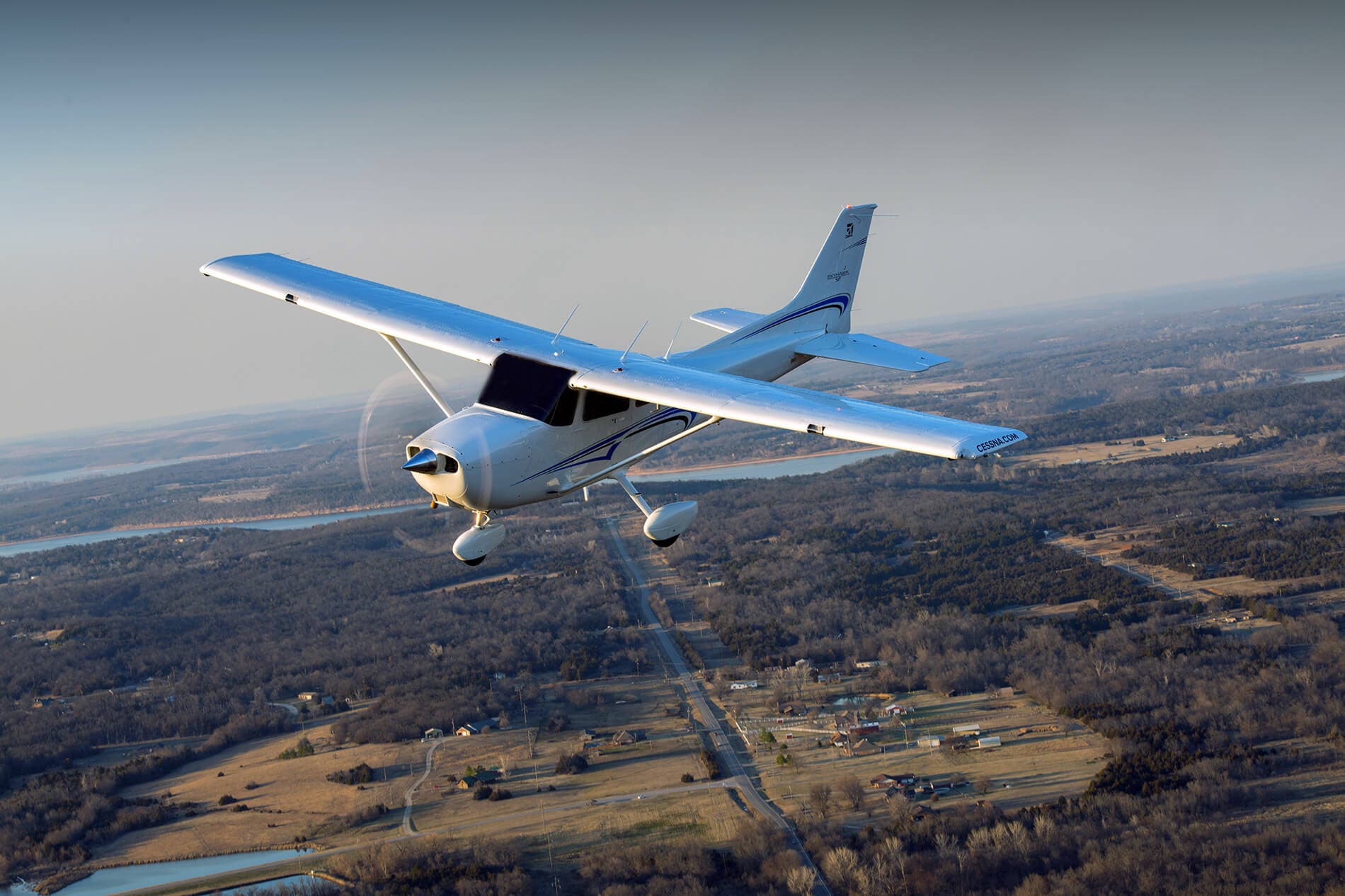 Skyhawk 172 Exterior