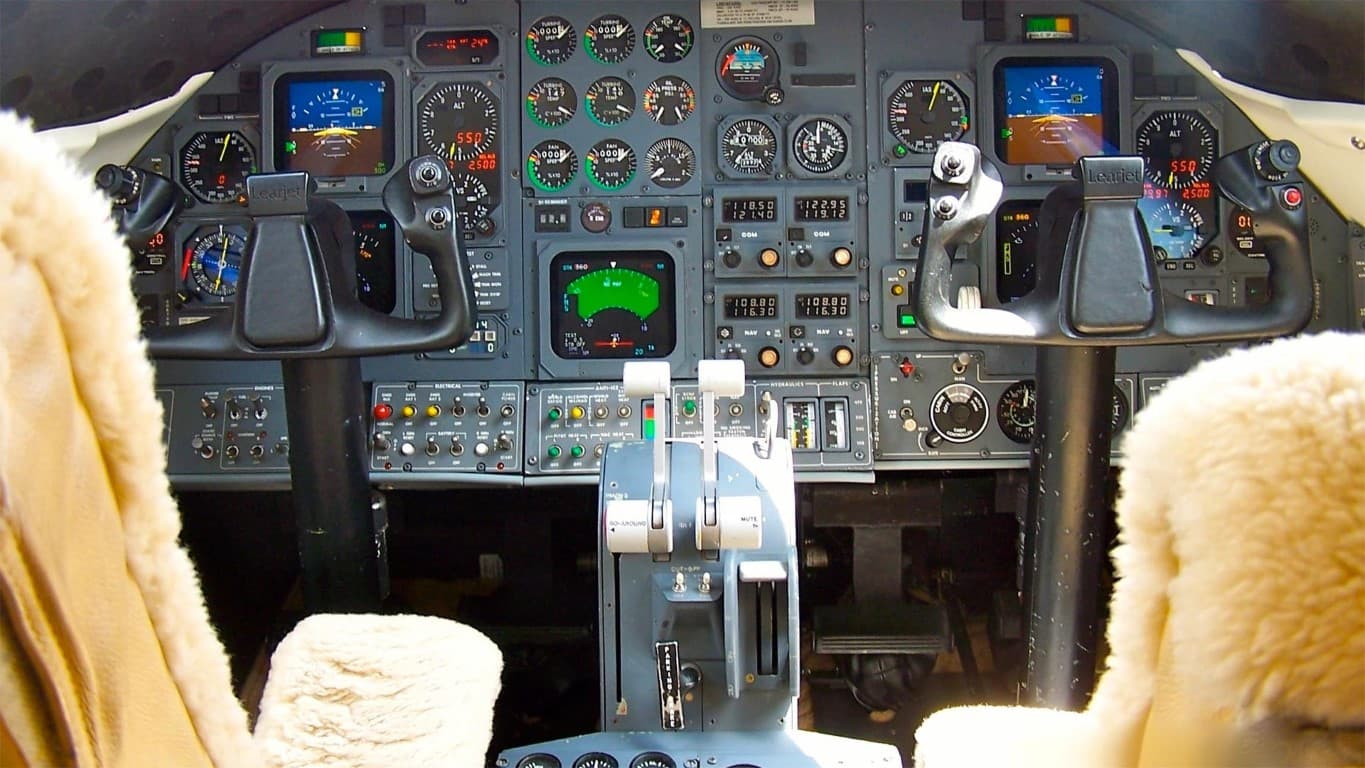 Learjet 35 Cockpit