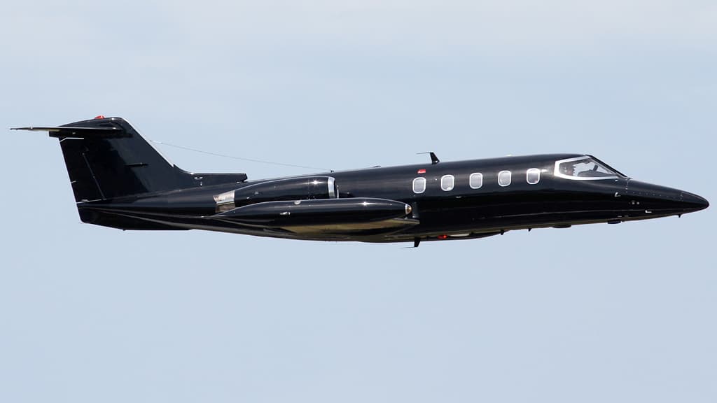 Learjet 25