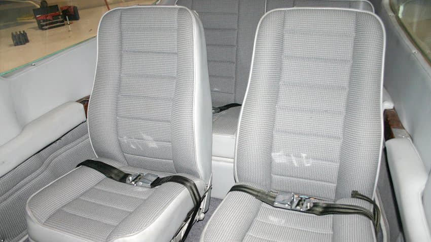 CE-210 Intérieur