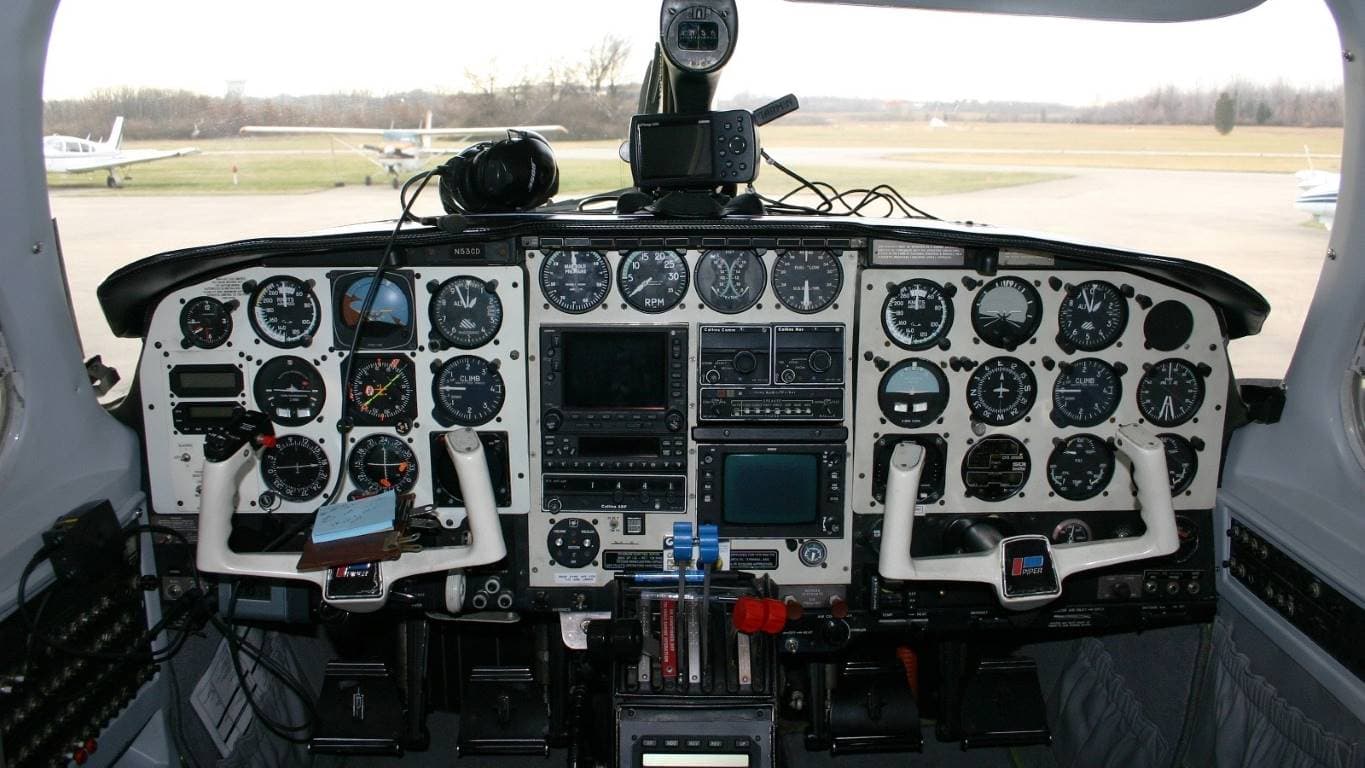 PA-31-310 Navajo Cockpit