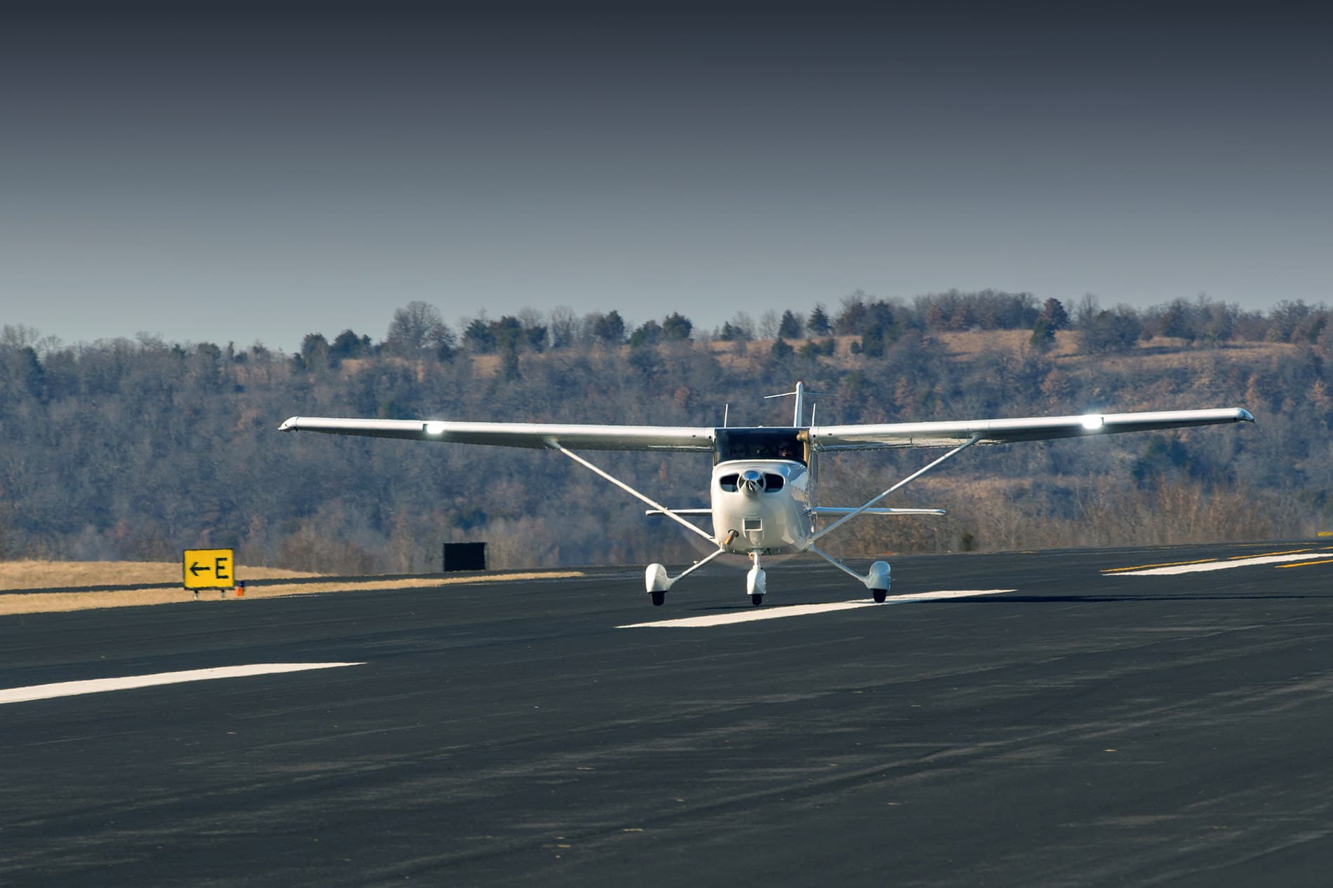 Skyhawk 172 Exterior