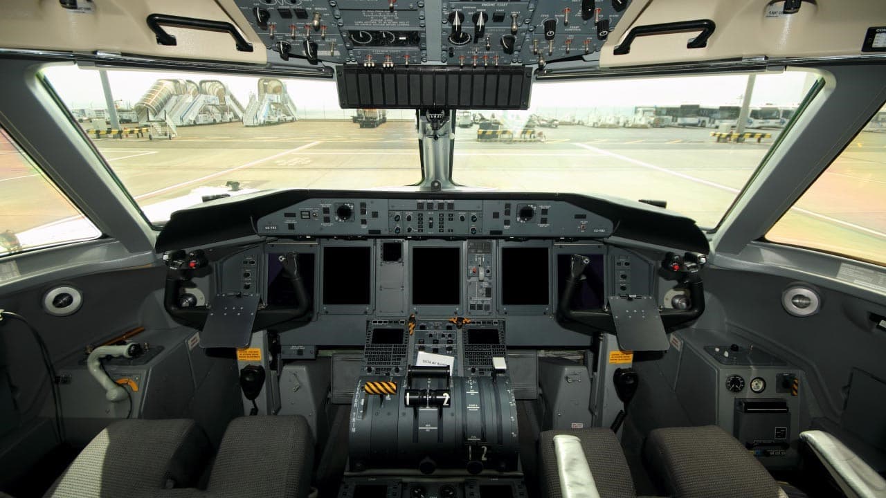 Dash 8 Cockpit
