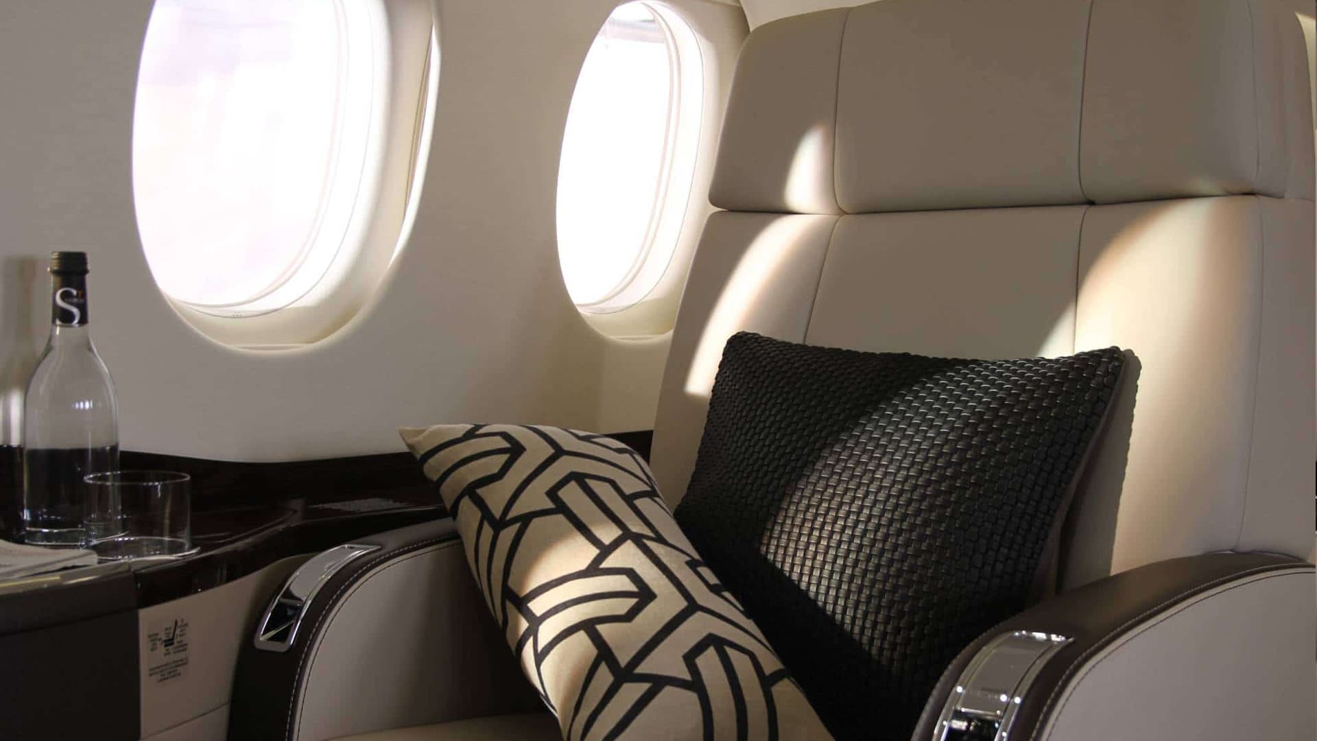 Falcon 2000LXS Interior